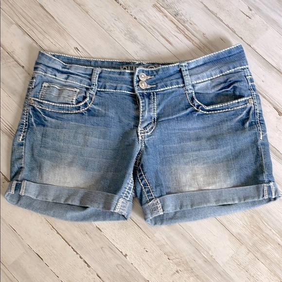 Rue 21 Jean Shorts 9/10 Women’s - Picture 1 of 7